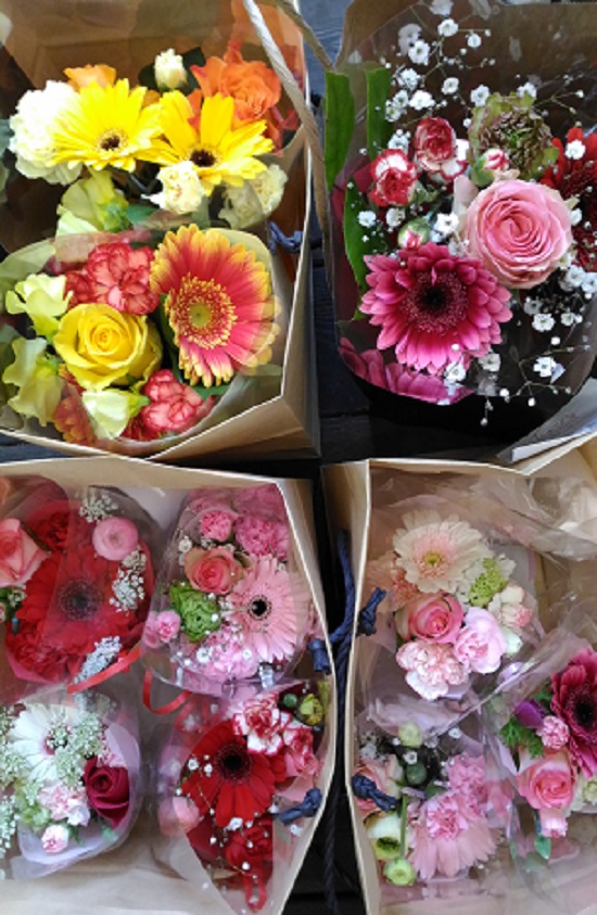 卒業式 謝恩会の花束いろいろ センスあふれるフラワーギフト ウエディングブーケ 日本橋花屋 アクトフラワー
